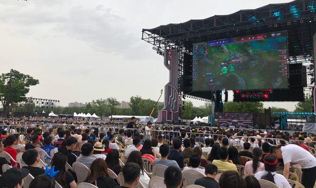 同时他们也 同时他们也